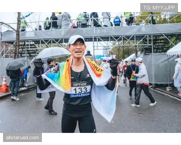 吴向东训练完顺手买了块表，价格够我交十年房租
